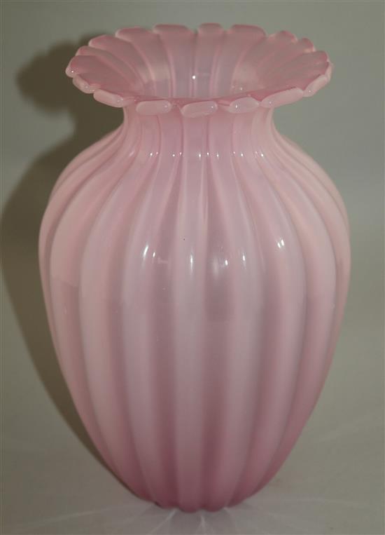 An Archimede Seguso pink and white alabastro Murano vase, 27.5cm